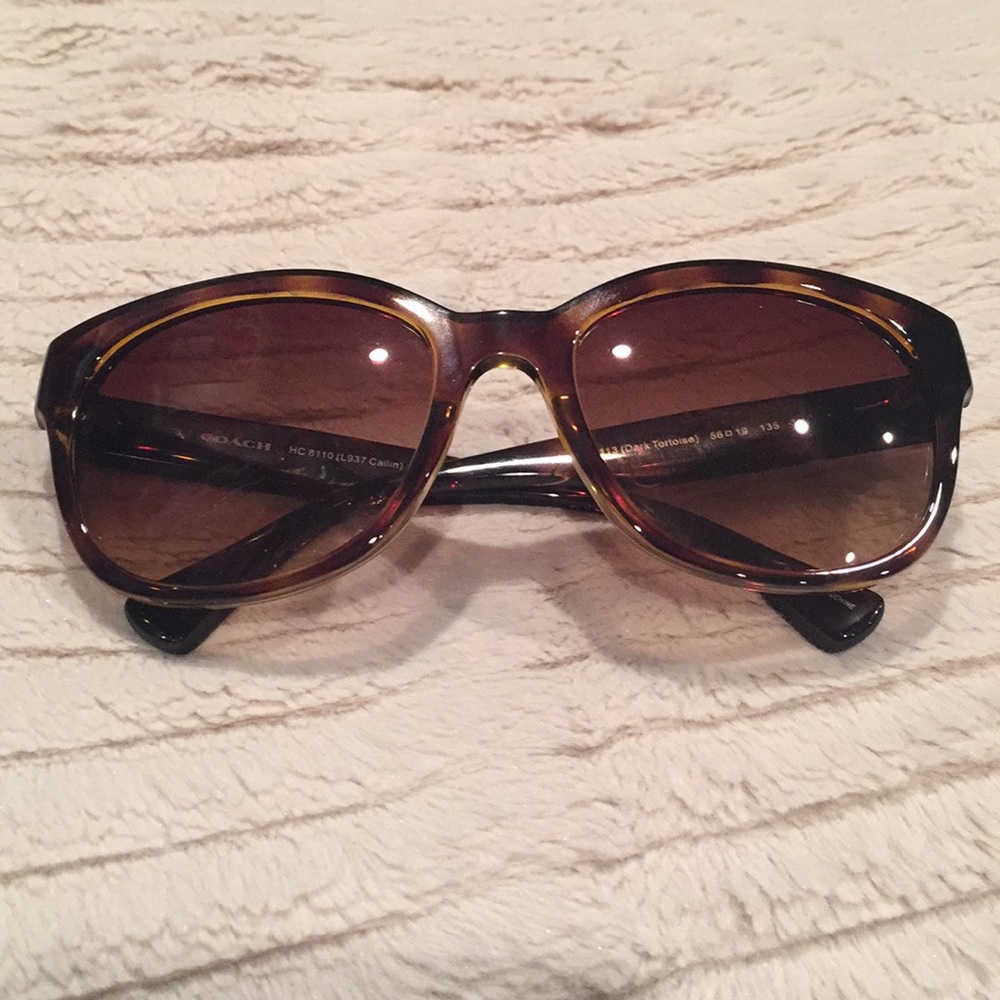 Coach sunglasses with case and cleaning cloth